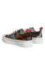 Bunte Patchwork-Sneaker mit niedrigem Profil und weißer Plateausohle. Auffälliges Muster mit floralen und abstrakten Motiven in verschiedenen Farben. Schnürsystem und markante Fersenlasche. Dolce & Gabbana Multicolor Patchwork Low Top Sneakers Shoes. Dolce & Gabbana